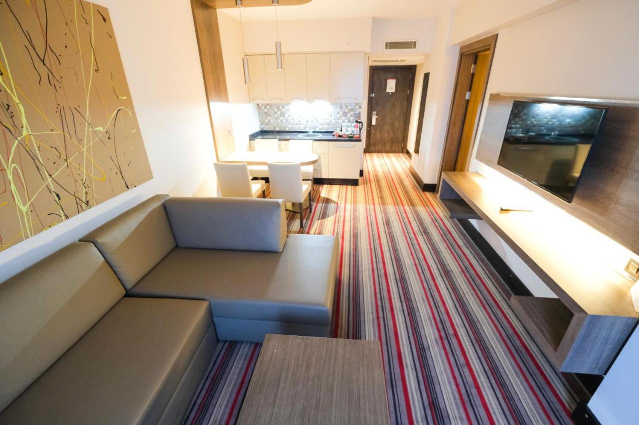 Ramada Plaza By Wyndham Izmir Hotel Exterior photo