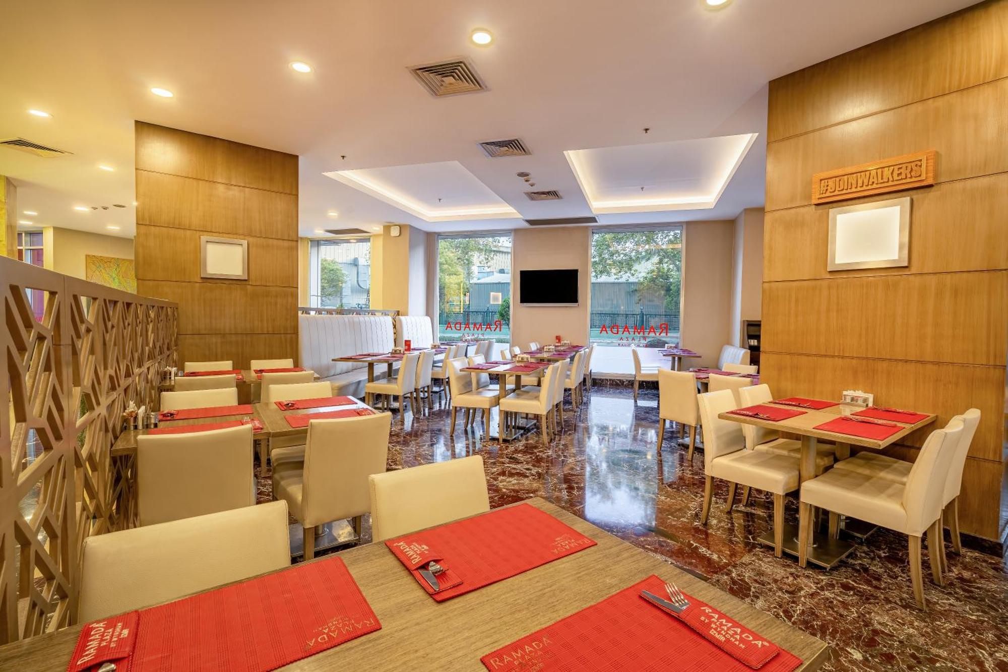 Ramada Plaza By Wyndham Izmir Hotel Exterior photo