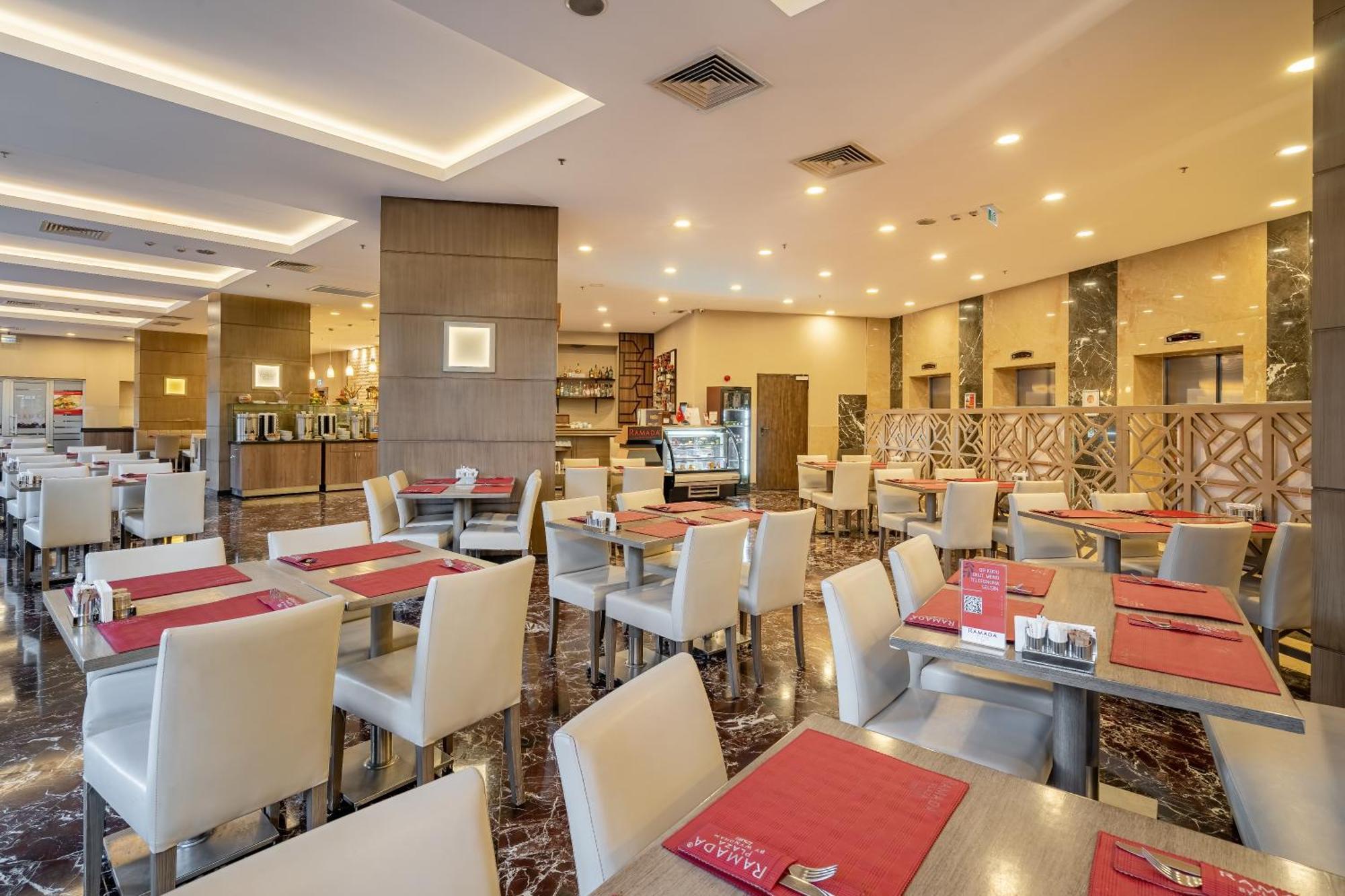 Ramada Plaza By Wyndham Izmir Hotel Exterior photo